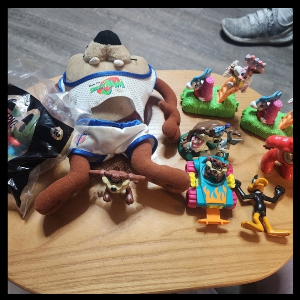 Looney Toons And Space Jam